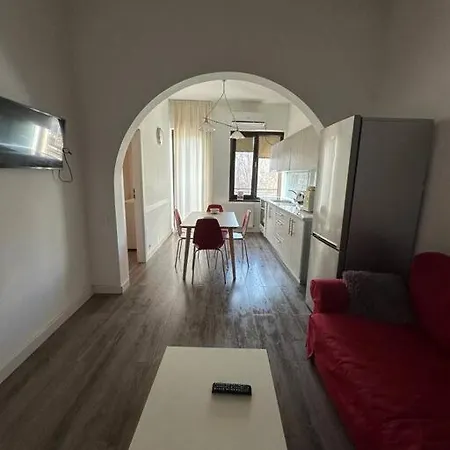 아파트 Luxury 2 Bdrm In Heart Of Town *