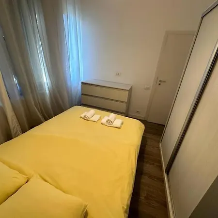 Luxury 2 Bdrm In Heart Of Town 아파트 부쿠레슈티
