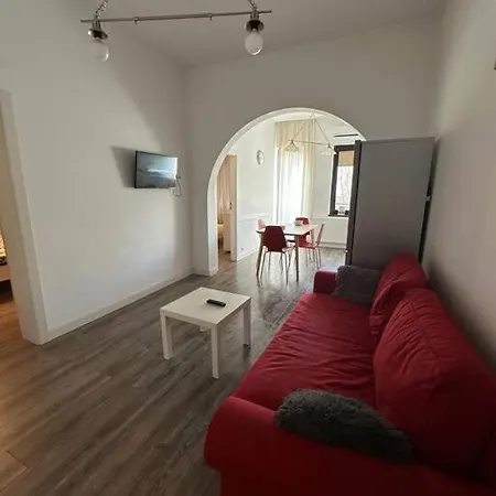 Luxury 2 Bdrm In Heart Of Town 아파트 부쿠레슈티
