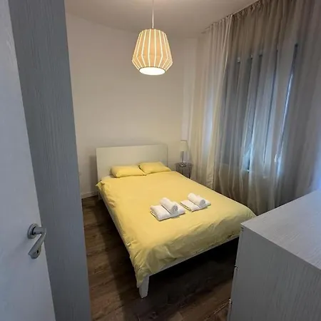 Appartement Luxury 2 Bdrm In Heart Of Town *