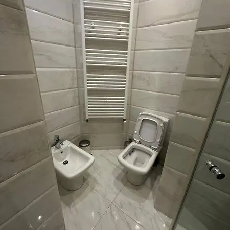 Appartement Luxury 2 Bdrm In Heart Of Town *