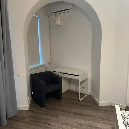Luxury 2 Bdrm In Heart Of Town * Boekarest
