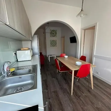 Luxury 2 Bdrm In Heart Of Town Appartement Boekarest